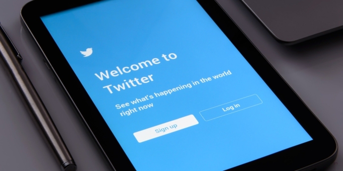 Twitter: autenticazione via SMS a pagamento