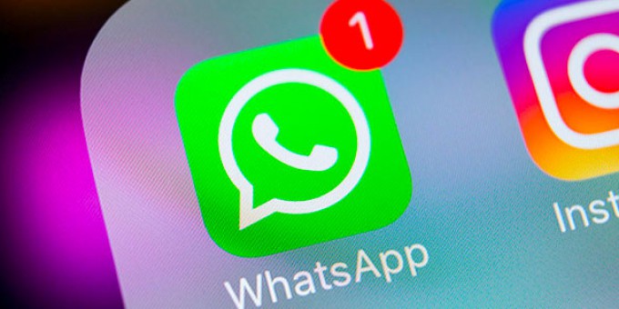 Facebook: ricerche e advertising in WhatsApp