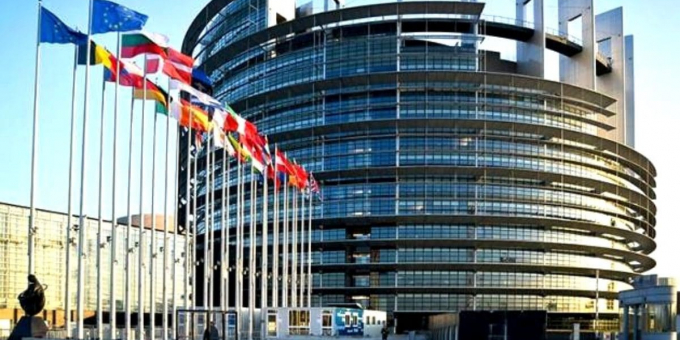 UE: due nuove alleanze per semiconduttori e Cloud